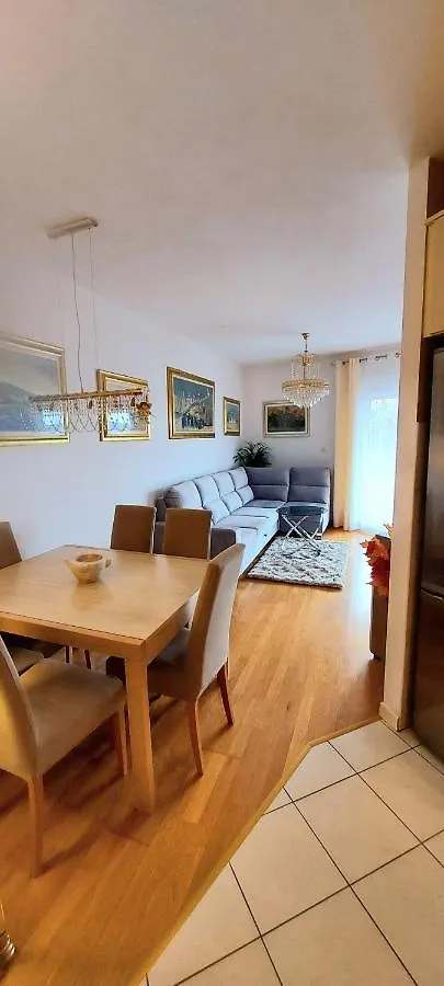 Apartment Vanja Trogir 0*,